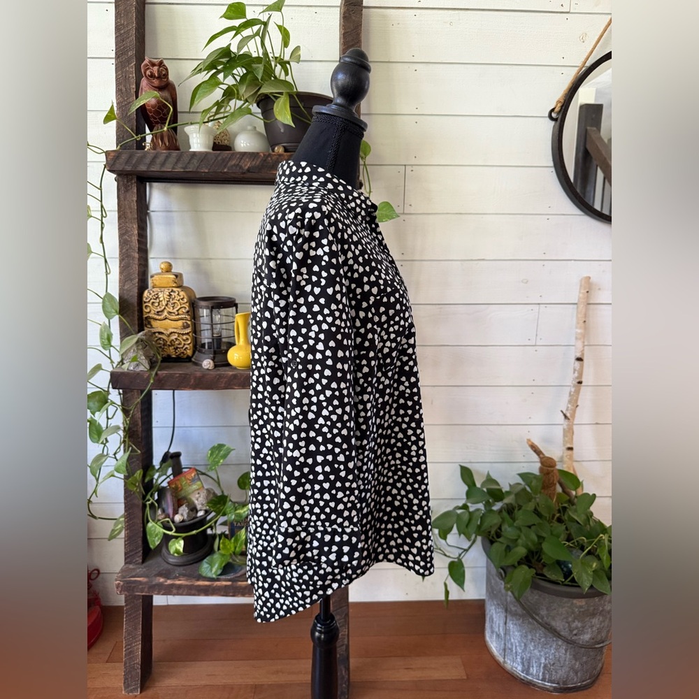 Dalia: Black and White Heart Pattern Button Up Blouse. - Picture 16 of 16
